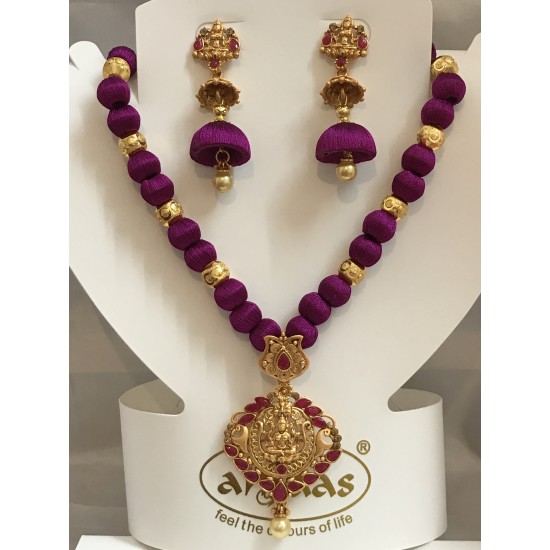 TEMPLE JEWELLERY  SILK THREAD SET 