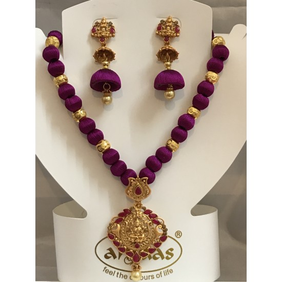 TEMPLE JEWELLERY  SILK THREAD SET 