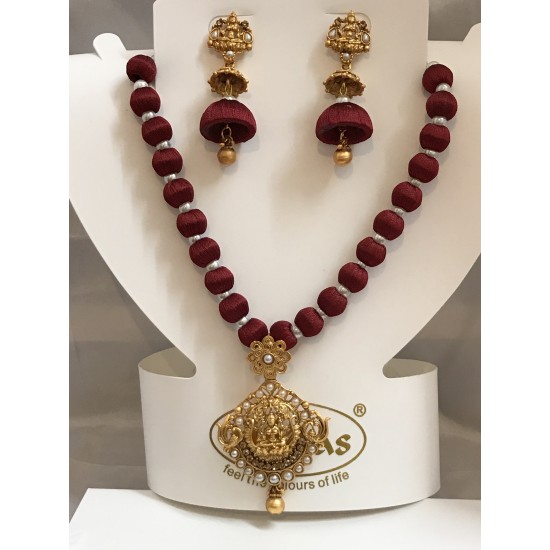 TEMPLE JEWELLERY  SILK THREAD JEWELLERY SET 