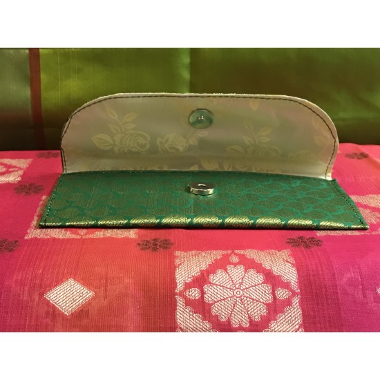 GREEN   COLOUR PARTY COLLECTIONS CLUTCH PURSE 